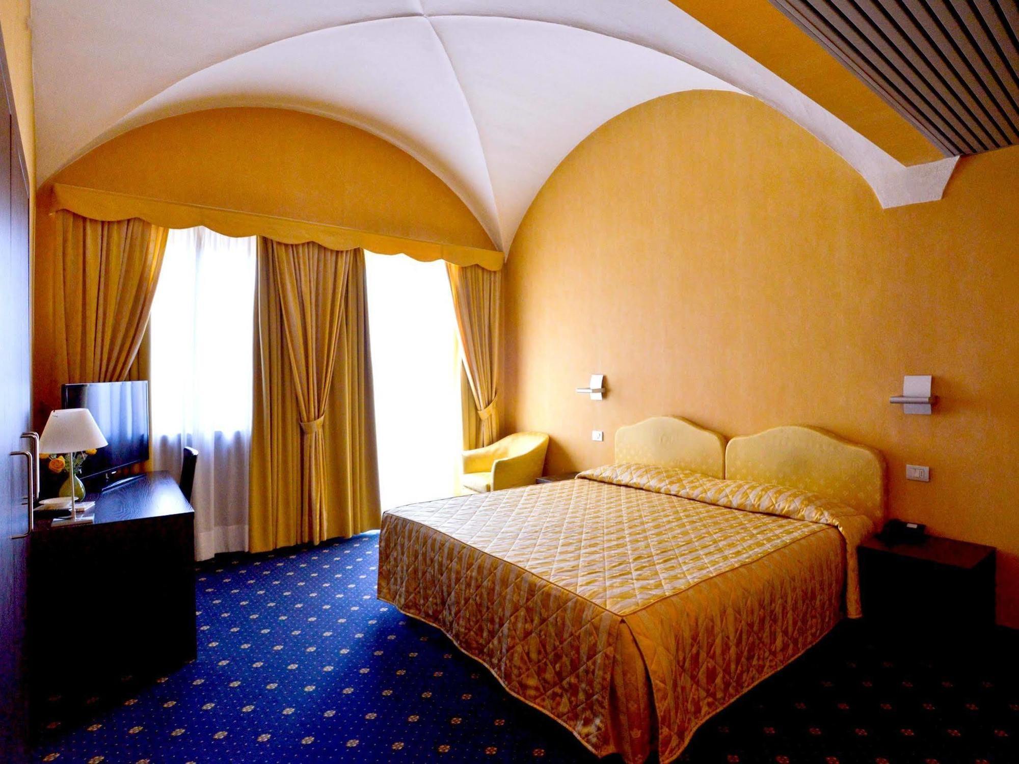 Albergo Della Torre Dal 1891 Трескоре-Бальнеаріо Екстер'єр фото
